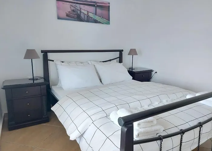 Blue View בית הארחה צ'פרו