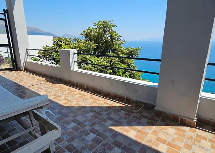 Blue View בית הארחה 3*