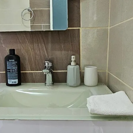 Blue View Pensjonat Qeparo